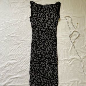 Black Floral Open back Midi Dress🤍